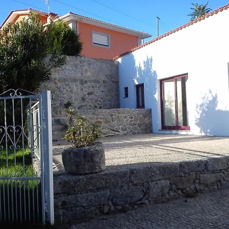 Cosy With Private Pool And Mountain View Nyaraló