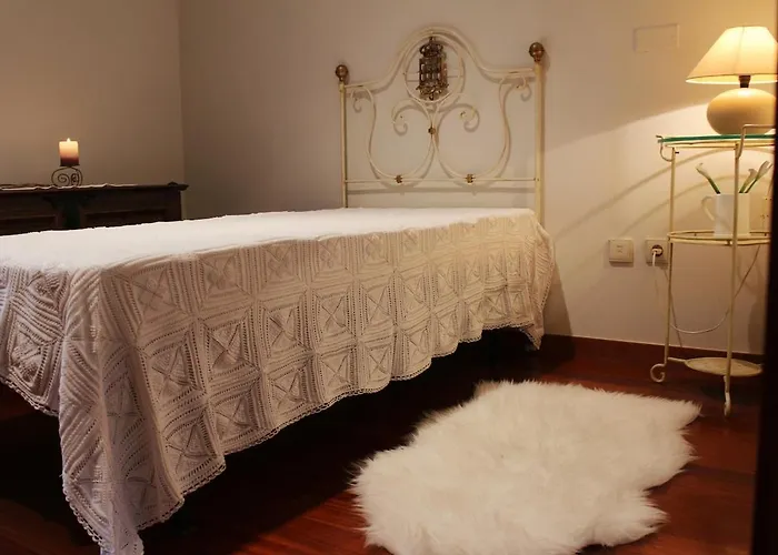 Cosy With Private Pool And Mountain View