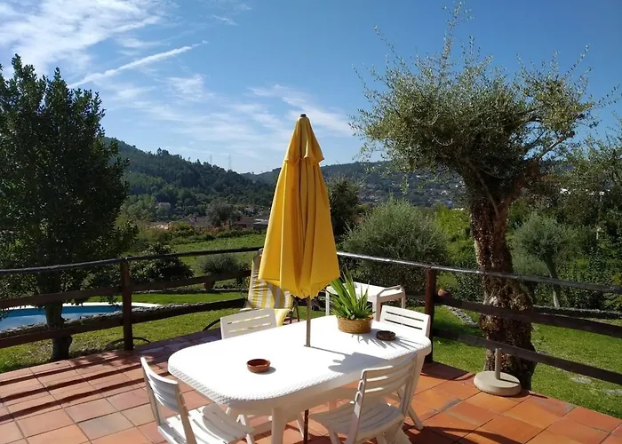 Cosy With Private Pool And Mountain View