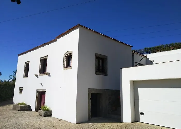 Cosy With Private Pool And Mountain View